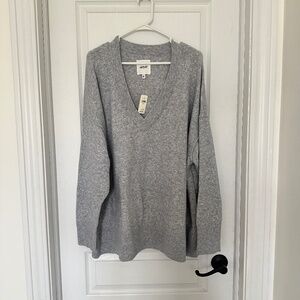 NWT Arie Grey V Neck Sweater XXL